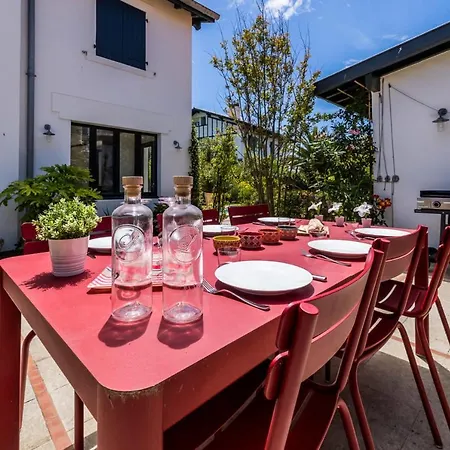 Leonie Keyweek Close To The Lighthouse And Biarritz's Golf Course