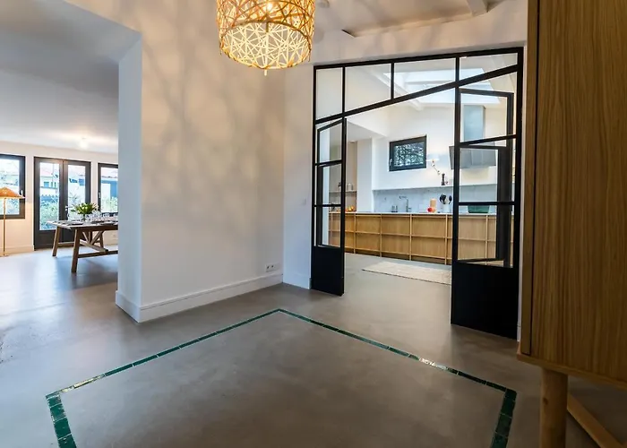 Leonie Keyweek Close To The Lighthouse And Biarritz's Golf Course *