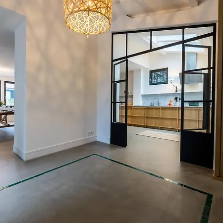 Leonie Keyweek Close To The Lighthouse And Biarritz's Golf Course *