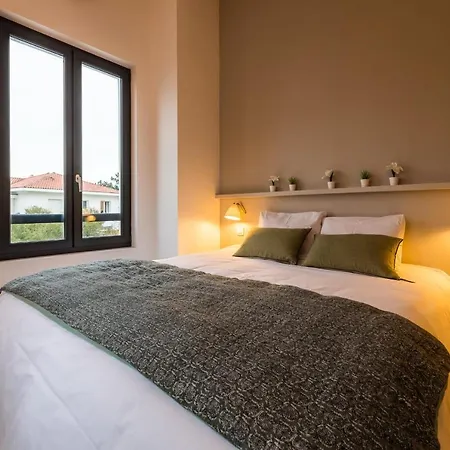 Leonie Keyweek Close To The Lighthouse And Biarritz's Golf Course Біарріц